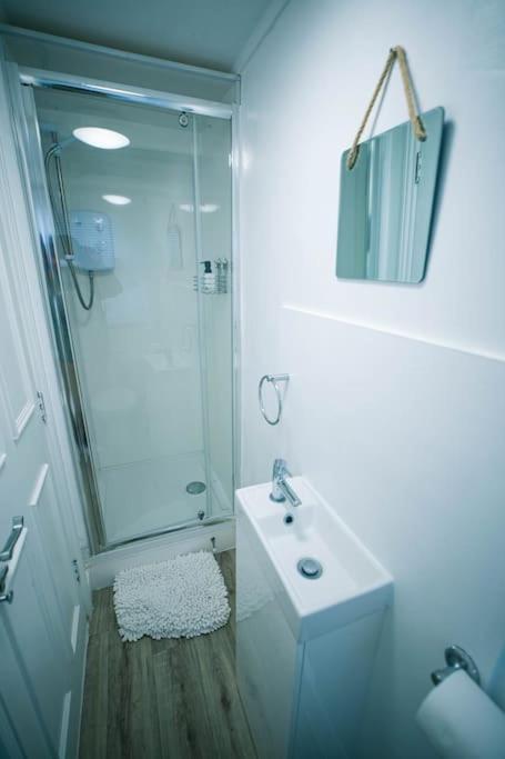 The Beach Suite - Top Floor With Easy Invest Lowestoft Bagian luar foto