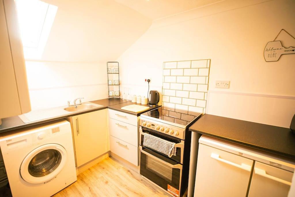 The Beach Suite - Top Floor With Easy Invest Lowestoft Bagian luar foto
